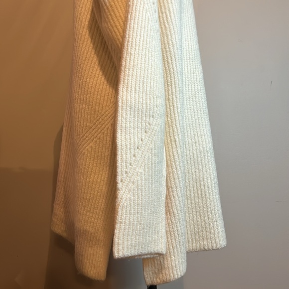 Old Navy Cream Sweater, Women's XL - Picture 13 of 14